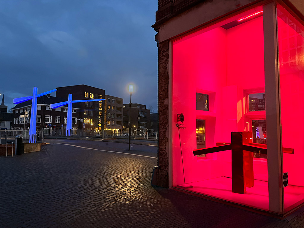 Kim Engelen, Questioning my Significance, Night-Shots No.2, Overview-Shot with Kim Engelen, Solo-Exhibition Questioning my Significance, Night-Shot No.3, Kunst-Torentje (right), Almelo, The Netherlands, 6 November 2021