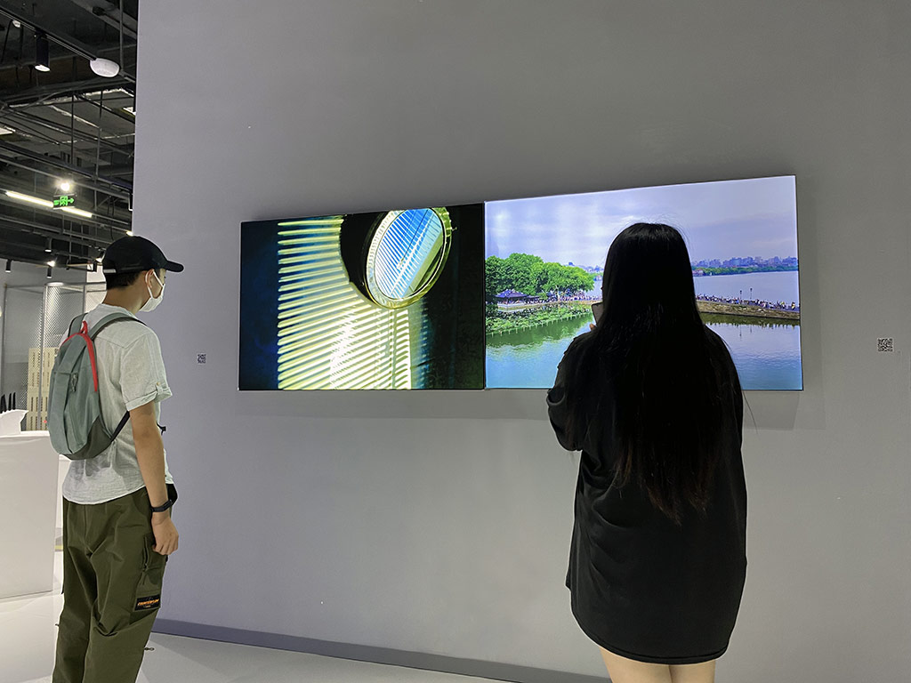 Kim Engelen, 2 lightboxes in Roc Sun Art Space, Jaxing, China, 2021
