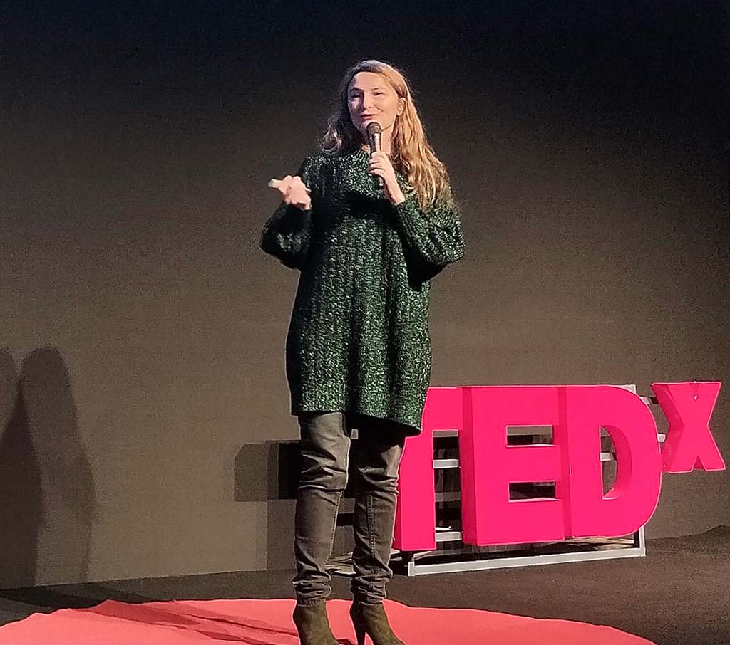 Kim Engelen, TEDx, The Future is Fluid - A Future for Art, 2019, artist-talk